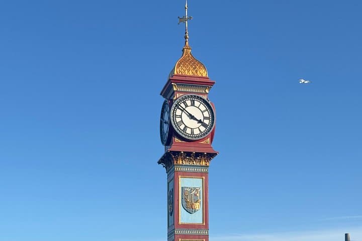 Nordic Walking Tour of Weymouth’s Iconic Landmarks