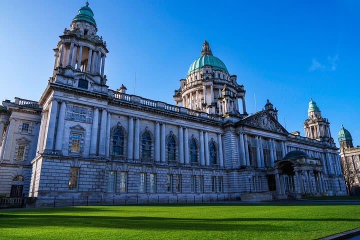 Private Shore Tour: Belfast Political History & Murals