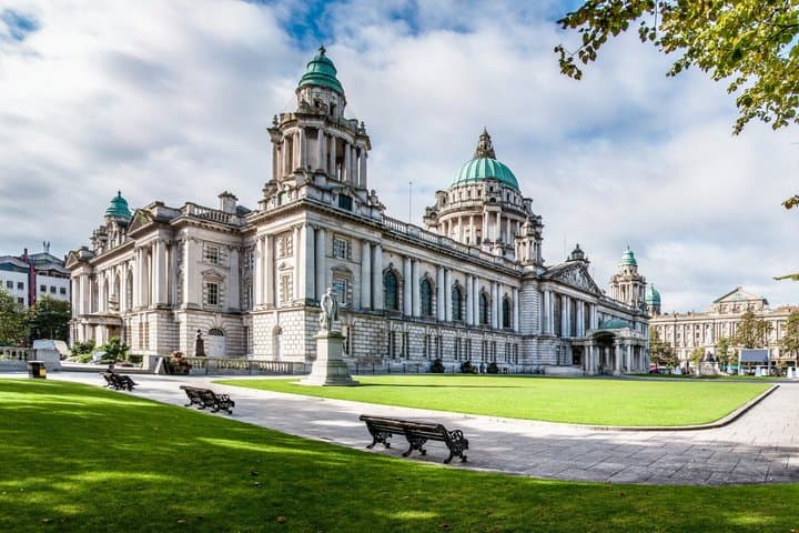 Private Shore Tour: Belfast Political History & Murals