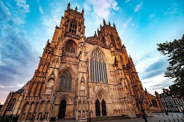Abbeys Ruins & Reformation : Byland, Rievaulx & lunch in Helmsley