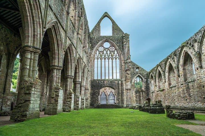 Private Shore Tour: Wye Valley – Castles, Abbeys, Welsh History