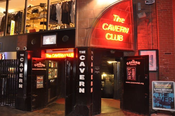 Liverpool Beatles History Walking Tour with Dutch Speaking Guide