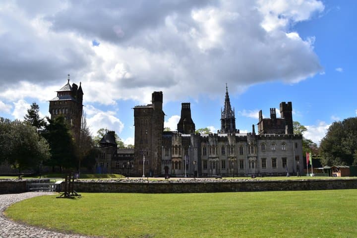 Cardiff Private Half-Day Walking Tour