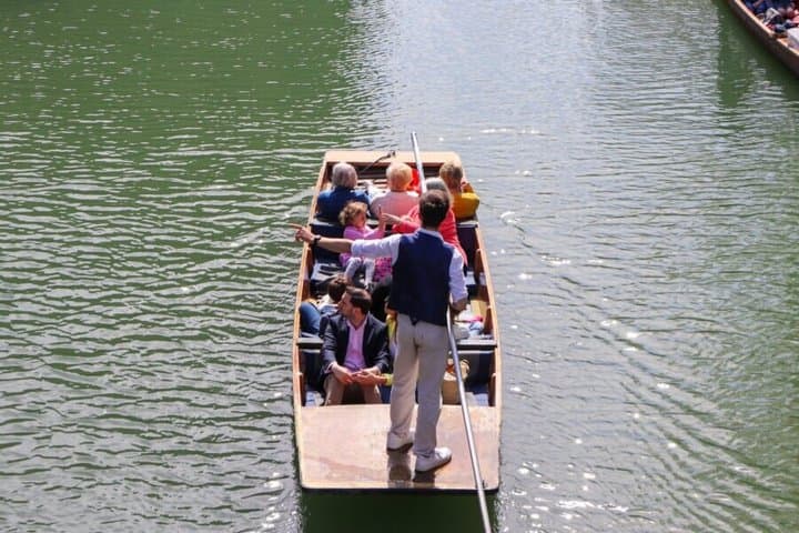 Oxford Punting + Walking Tour