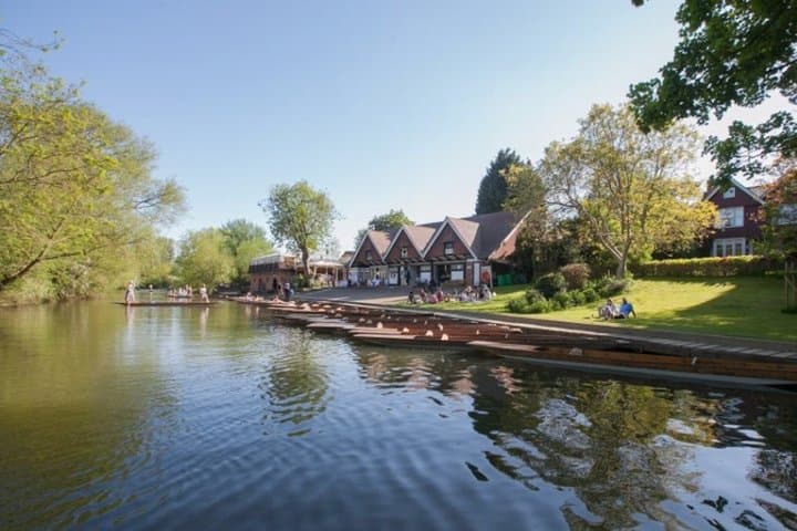 Oxford Punting + Walking Tour