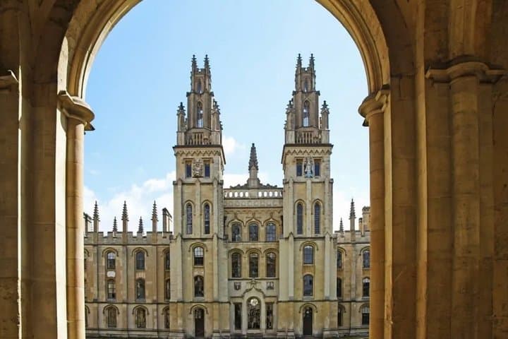 Oxford Punting + Walking Tour