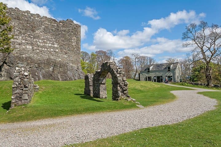 The Three Castle Tour – Private Half-Day Highland Experience