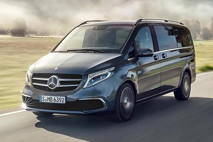 London to Heathrow Airport: Luxury Mercedes Minivan Transfer