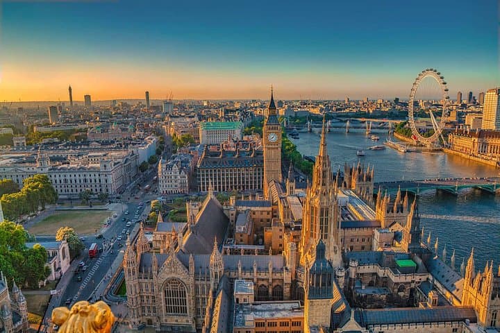 Private Transfer from Heathrow Airport to London City