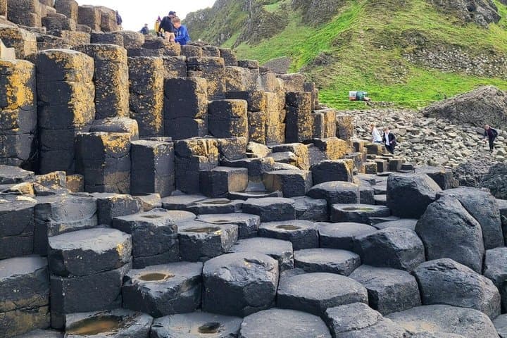 Minibus Private Giants Causeway groups up to 16