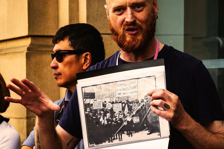 History of Glasgow Walking Tour With A Comedian