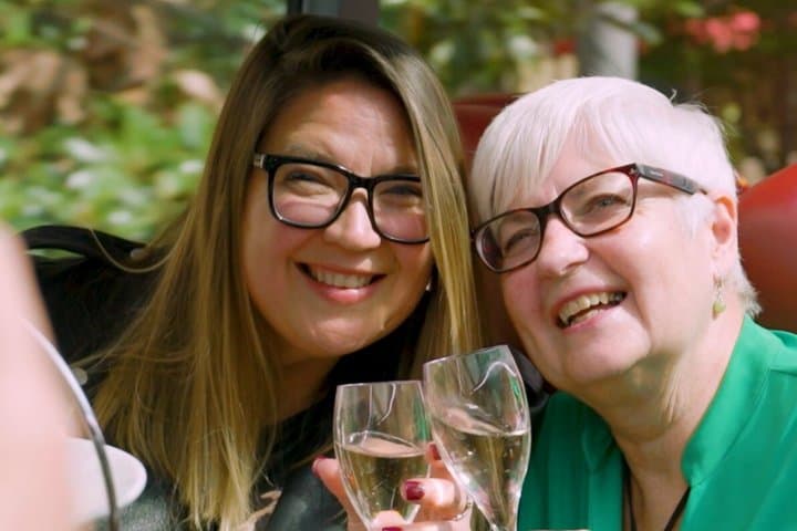 London: Afternoon Tea Bus Tour with Prosecco & London Eye Option