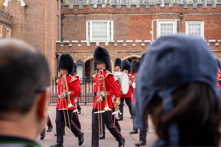 London: Royal Family & Changing of the Guard - Private Tour