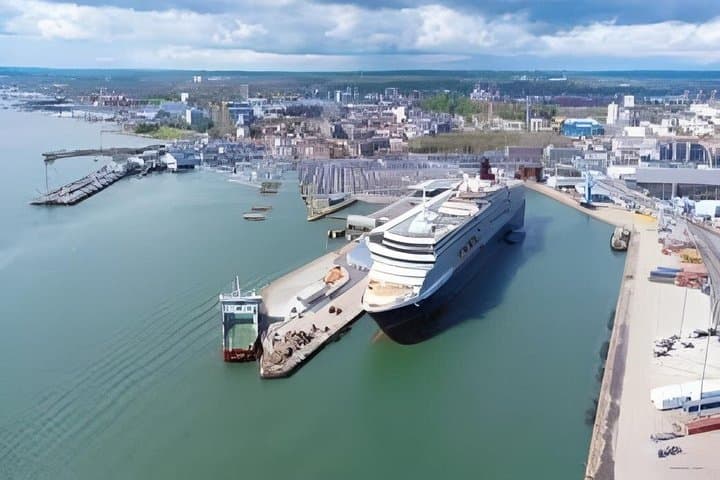 Heathrow Airport Hotels to and from Southampton Port