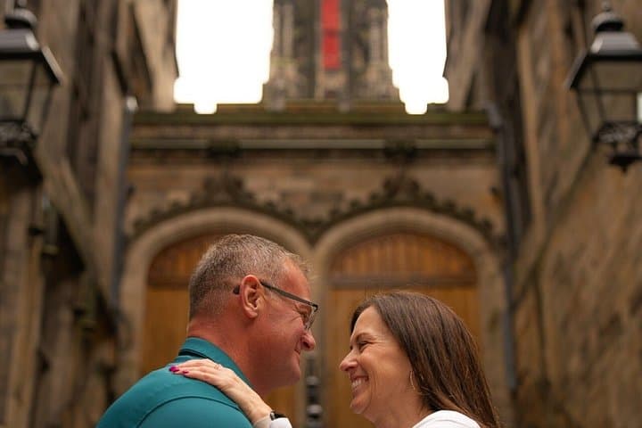 Private Edinburgh Photoshoot with a Local Photographer