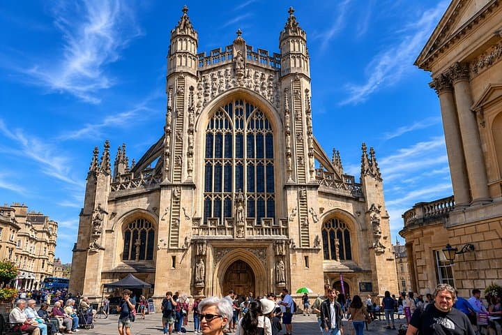London: Cotswolds, Bath, and Stonehenge Small-Group Day Trip