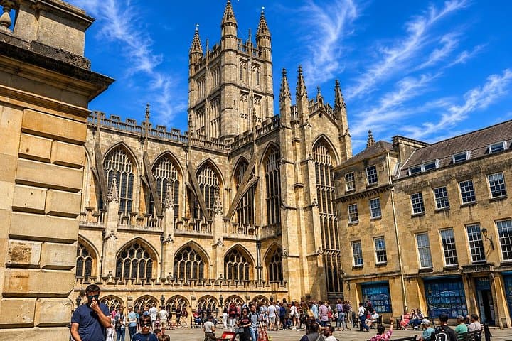 London: Cotswolds, Bath, and Stonehenge Small-Group Day Trip