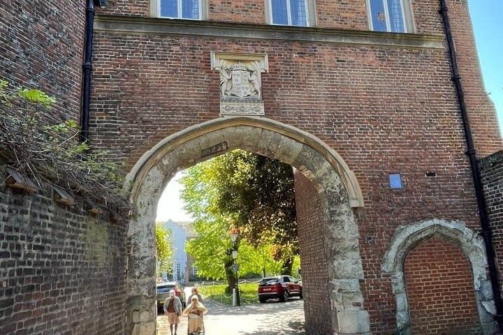 Improbable Richmond Royals Rebels and Rockstars London Walk