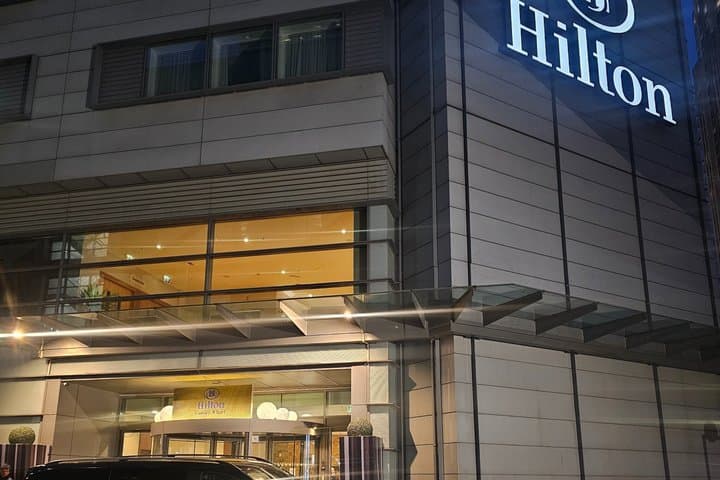 VIP Chauffeur Transfer: Dover Cruise Port to/from Gatwick Airport
