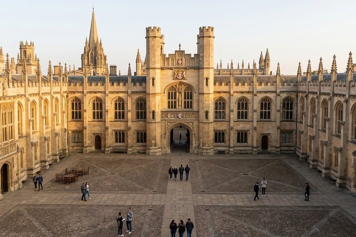 Private Customizable Harry Potter Walking Tour in Oxford