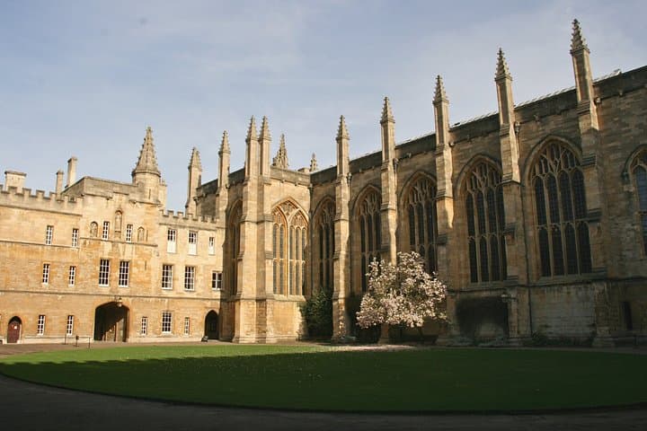 Harry Potter Walking Tour with Hogwarts Film Site Visits (Oxford)