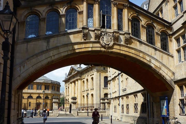 Harry Potter Walking Tour with Hogwarts Film Site Visits (Oxford)