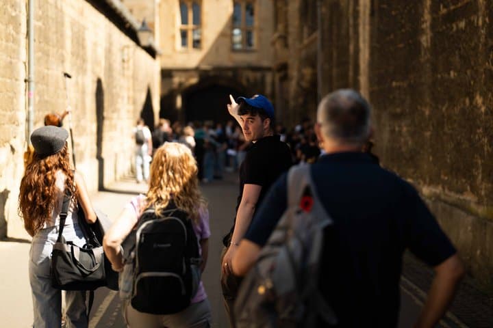 Private | Oxford Tour by Alumni™ & Punt + optional New College