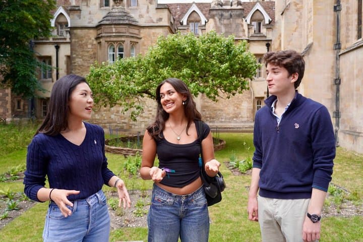 Cambridge University Private Walking Tour by Student™