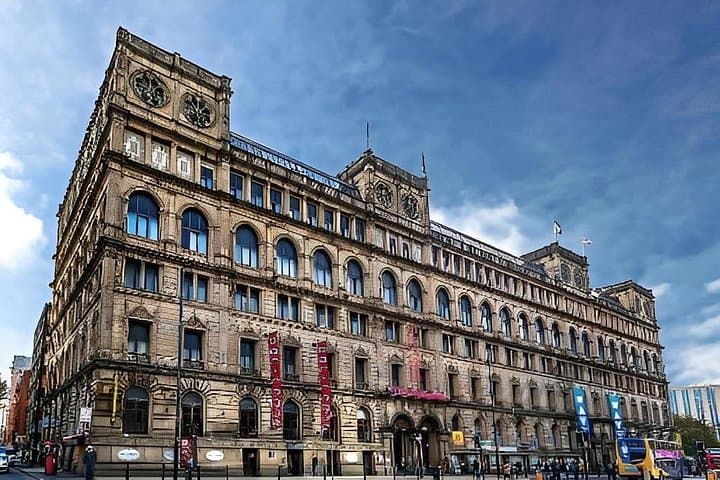 Manchester Private Airport Transfer to or from Manchester City