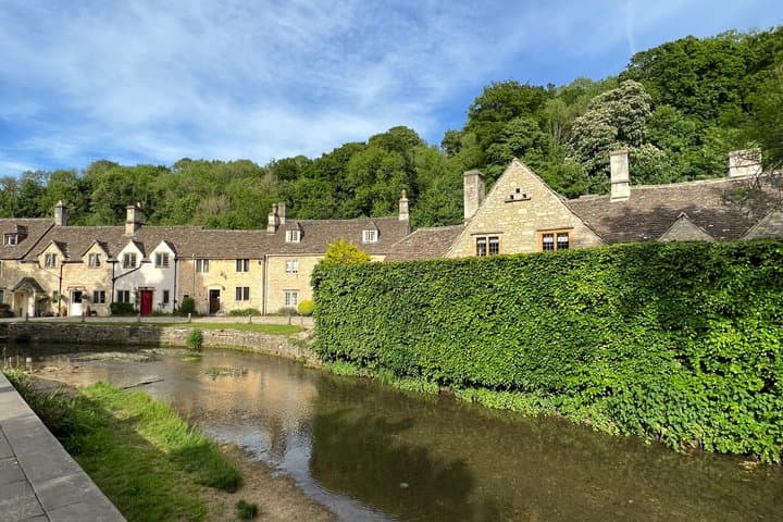 Private Cotswold Day Tour with Blue Badge Tour Guide from London