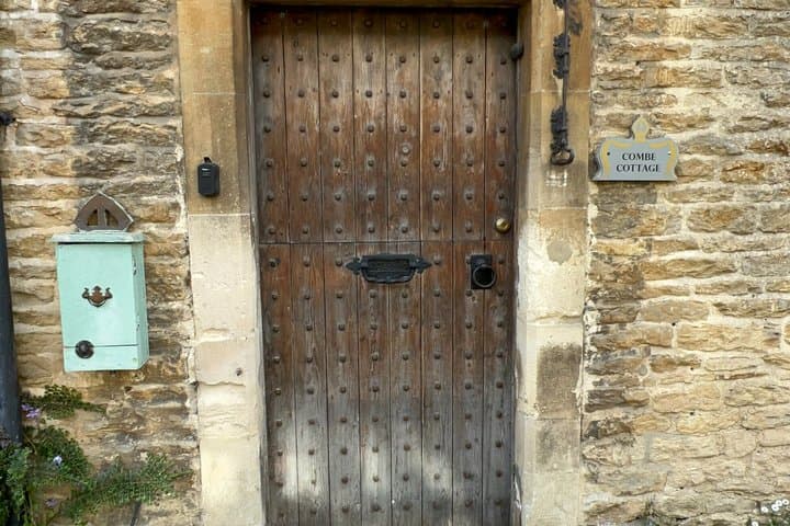 Private Cotswold Day Tour with Blue Badge Tour Guide from London