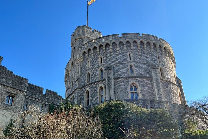 Private Windsor Castle Stonehenge Bath Tour Blue Badge Tour Guide