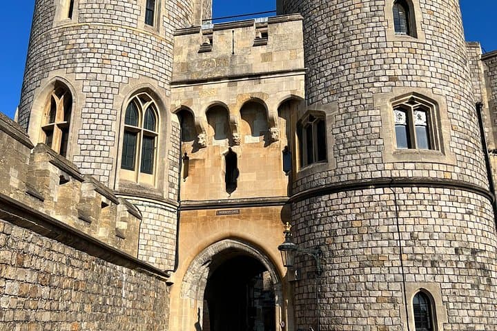 Private Windsor Castle Stonehenge Bath Tour Blue Badge Tour Guide