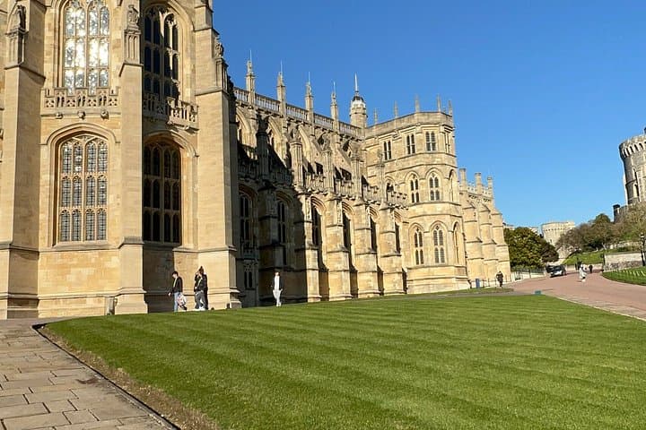 Private Windsor Castle Stonehenge Bath Tour Blue Badge Tour Guide