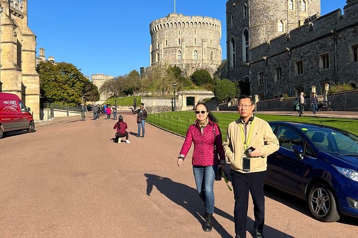 Private Windsor Castle Stonehenge Bath Tour Blue Badge Tour Guide