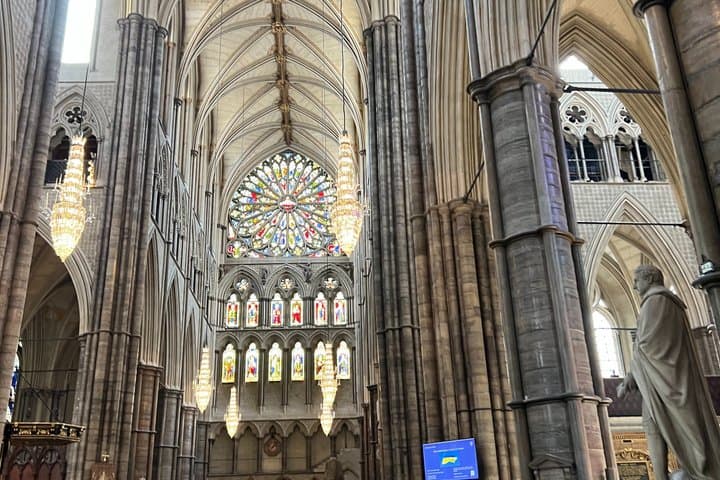Shared Walking Tour to Westminster with Blue Badge Guide