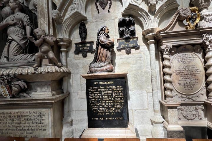 Shared Walking Tour to Westminster with Blue Badge Guide