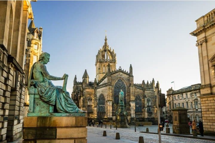 The Ultimate Edinburgh Shore Excursion Taxi and Walking Tour