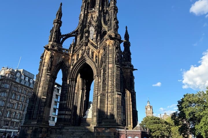 Edinburgh Private Guided Driving Full Day City Discovery Tour