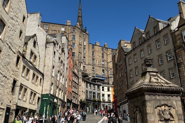 Edinburgh Private Guided Driving Full Day City Discovery Tour