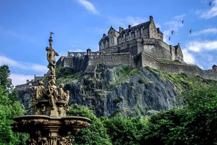 Edinburgh Castle, The Royal Mile & Medieval Rosslyn Chapel