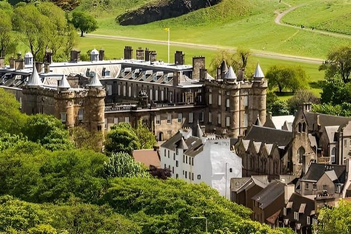 Edinburgh Castle, The Royal Mile & Medieval Rosslyn Chapel
