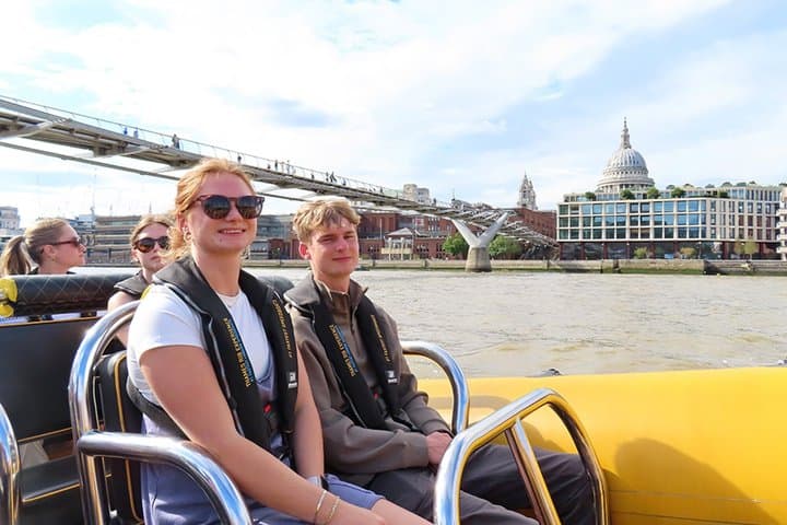 Speedboat Sightseeing: Embankment OR Westminster Pier -45 Minutes