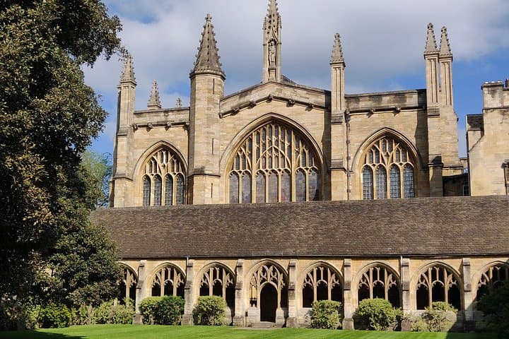 Oxford University and City Walking Tour in Italian