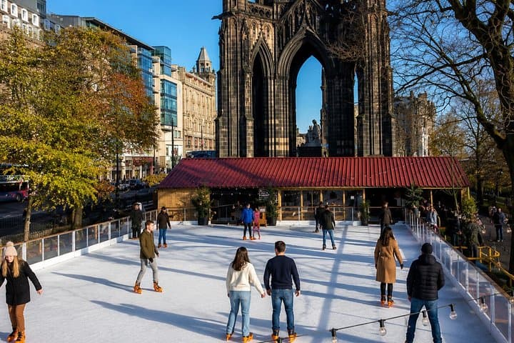 Edinburgh Christmas Tour: Private & Custom with a Local Guide