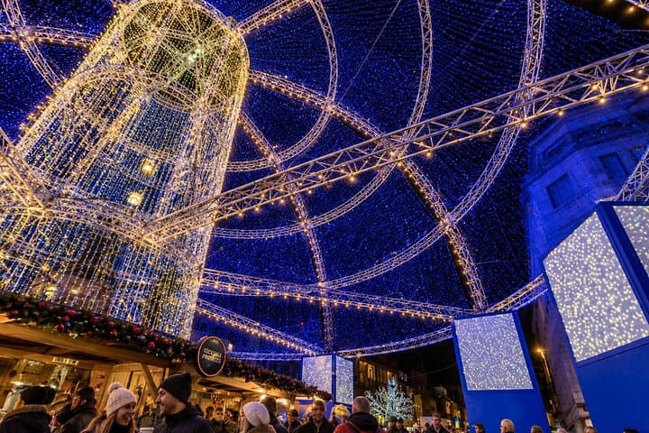 Edinburgh Christmas Tour: Private & Custom with a Local Guide