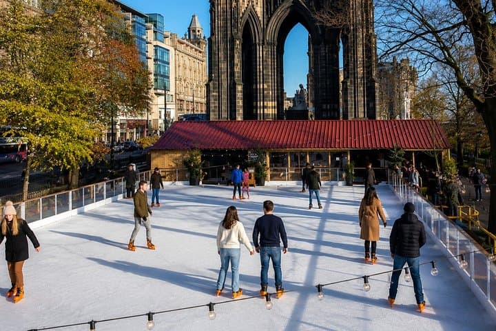 Edinburgh Christmas Tour: Private & Custom with a Local Guide