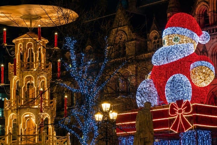 Manchester Christmas Tour: Private & Custom with a Local Guide