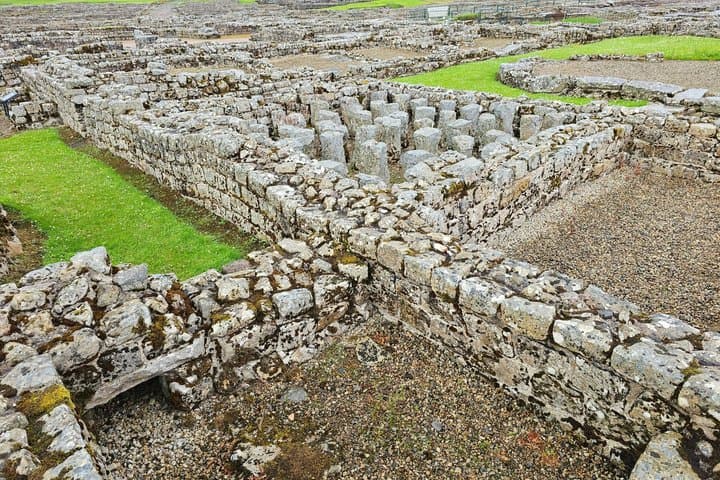 Hadrian's Wall, Vindolanda and Bamburgh Castle Private Tour