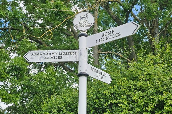 Hadrian's Wall, Vindolanda and Bamburgh Castle Private Tour